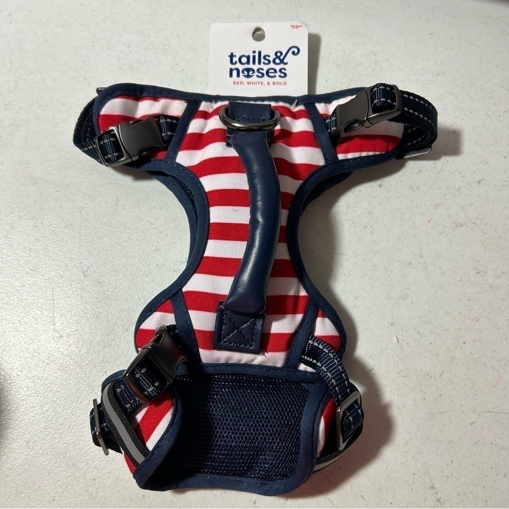 New Tails & Noses Dog Harness Size S/M red white blue American Flag BNWT.